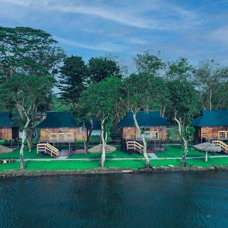 Water Scapes Hotel Kumarakom Bagian luar foto