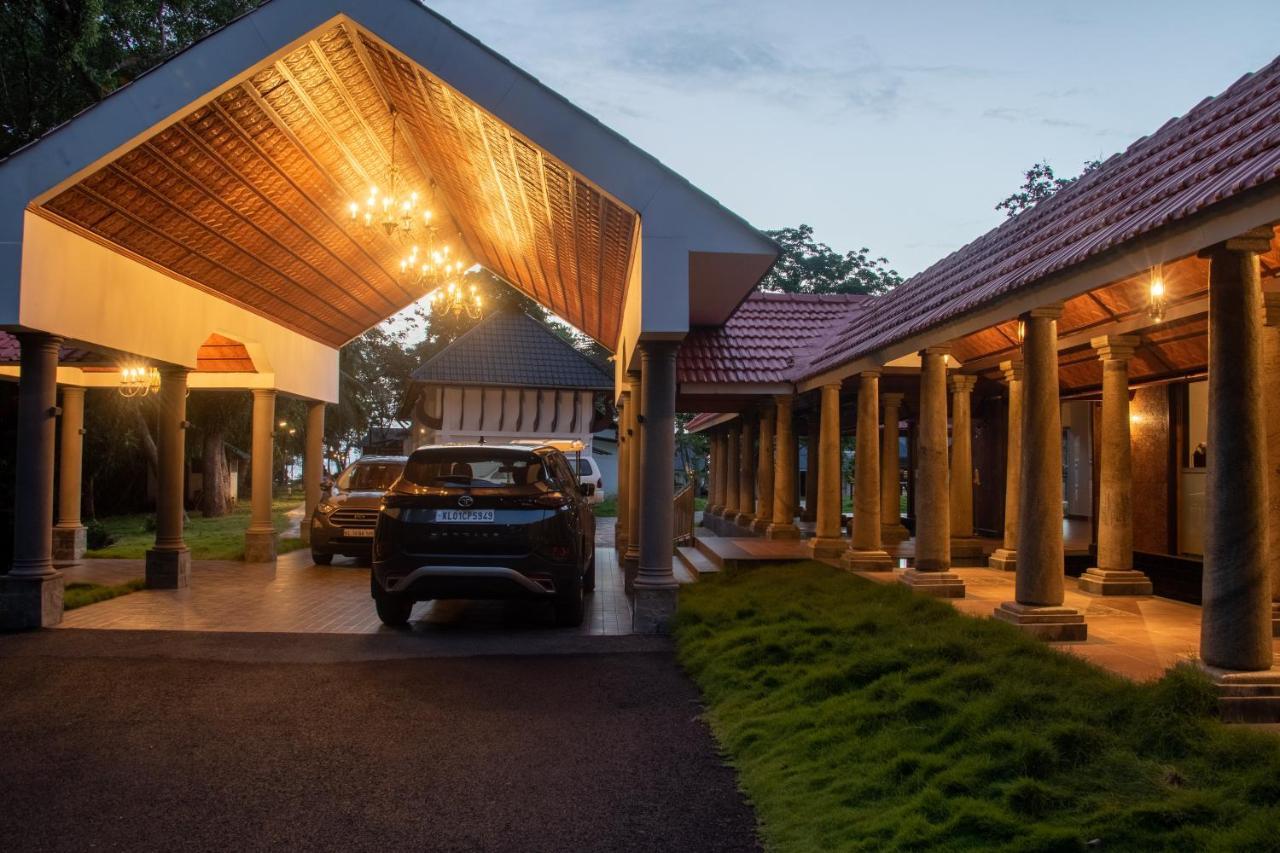 Water Scapes Hotel Kumarakom Bagian luar foto