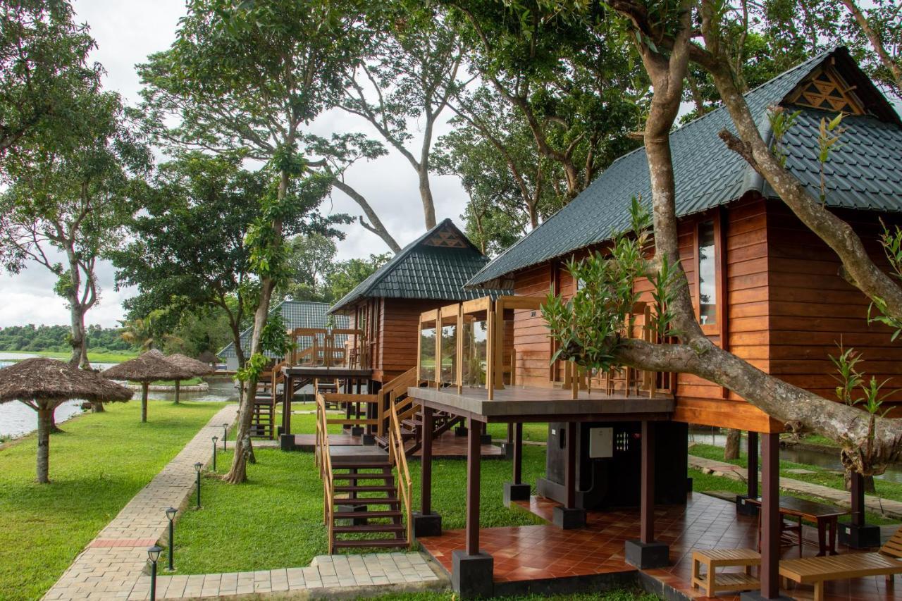 Water Scapes Hotel Kumarakom Bagian luar foto