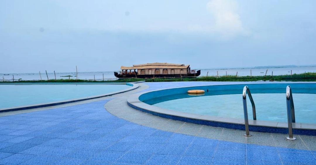 Water Scapes Hotel Kumarakom Bagian luar foto
