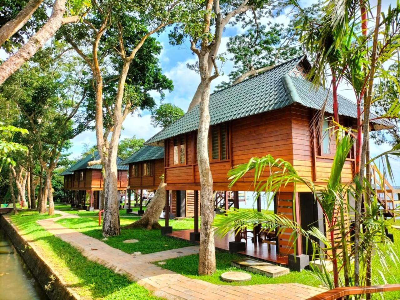 Water Scapes Hotel Kumarakom Bagian luar foto